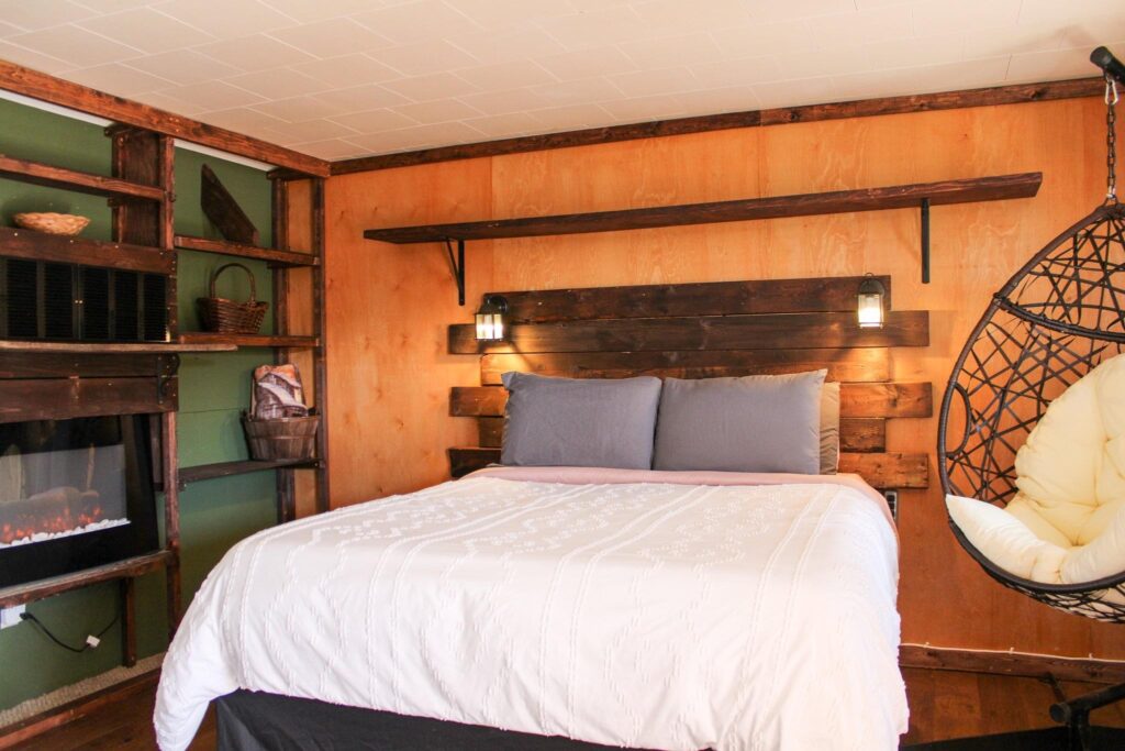 Black Bear Lodge Room Bedroom